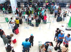 ¡SE ATORAN EN EL AEROPUERTO! - DOS VUELOS CANCELADOS POR MAL TIEMPO