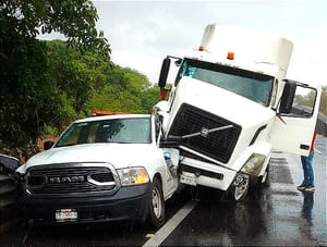 ¡LES CAYÓ ENCIMA UN “MONSTRUO”! - NO FRENÓ *CÓRDOBA-VERACRUZ