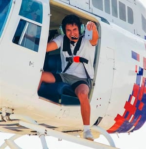 ¡ANDA EN CHACHALACAS, INFLUENCER QUE REGALA CARROS, VIAJES Y DINERO!