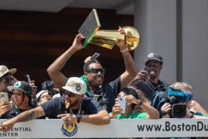 ¡ENLOQUECE BOSTON CON FESTEJOS A LOS CAMPEONES CELTICS!