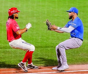 ¡LÁZARO BLANCO SE ESTRENA GANANDO EN EL ÁGUILA! - *Jonrón de Herlis Rodríguez ante Bravos de León