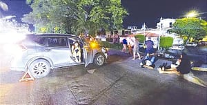 ¡FAMILIA VIAJABA EN UNA MOTO Y TERMINA EN EL HOSPITAL!