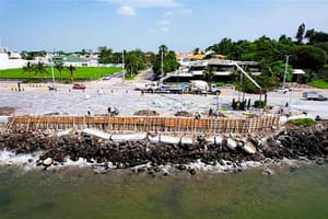 ¡YA QUEDÓ EL MURO DE LA PLAZA DE VALORES! - *Había colapsado por fenómenos meteorologicos