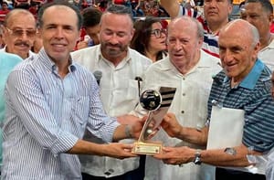 ¡ALISTAN CEREMONIA EN LA LIGA “PIRATA FUENTE”ESTE SÁBADO! - *Llevará el nombre del ex Tiburón Rojo Carlos Barra Díaz