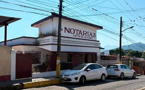 ¡CESAN AL NOTARIO 21!