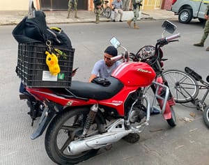¡CICLISTA MUERE EMBESTIDO POR MOTOCICLISTA!
