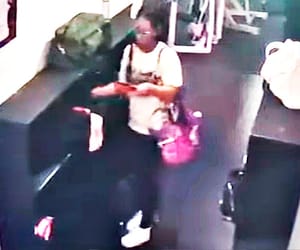 ¡LADRONA ROBA CARTERA CON 6 MIL PESOS DE GIMNASIO!