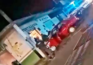 ¡CONDUCTOR SE IMPACTA CONTRA POSTE DE CONCRETO EN ORIZABA!