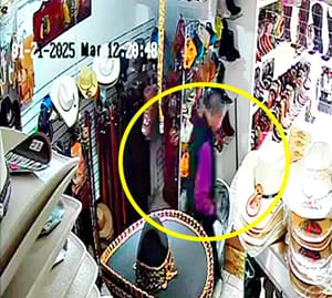 ¡ABUELO “UÑA” ROBÓ EN NEGOCIO DE BOTAS Y SOMBREROS!