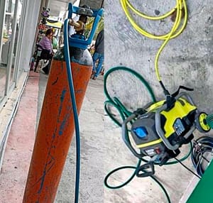 ¡ROBAN HERRAMIENTA DE CAMIONETA ESTACIONADA EN LA TIENDA AURRERÁ!