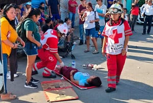 ¡DOS LESIONADOS POR ENCONTRONAZO EN LA COLONIA HIDALGO!