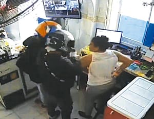 ¡MÁS MOTO-RATONES! - *YA ES TENDENCIA, AHORA ASALTAN TIENDA EN CAMPANARIO, LOS HAN VISTO TAMBIÉN POR OASIS