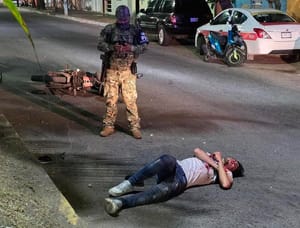 ¡DERRAPA Y SE LO LLEVAN DE ‘VOLADA’ A URGENCIAS!