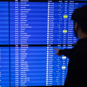 ¡LA LISTA COMPLETA DE PAÍSES QUE TRUMP EVALÚA INCLUIR EN UNA NUEVA RESTRICCIÓN DE VIAJES!