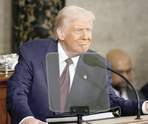 ¡DONALD TRUMP REVOCA EL ACCESO A INFORMACIÓN CLASIFICADA A BIDEN, HARRIS Y OTROS ADVERSARIOS POLÍTICOS!