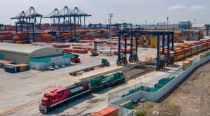 ¡SE TAMBALEA! - HUTCHINSON PORT