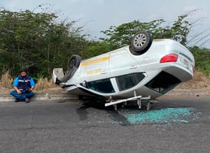 ¡GOLPEA LUMINARIA Y TERMINA CON LAS LLANTAS PA’RRIBA!
