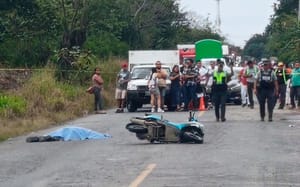 ¡MUERE TRABAJADOR DE GASERA EN FATAL CHOQUE DE MOTOS!