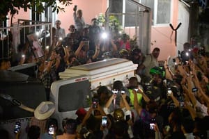 ¡CON APLAUSOS! - A LA CADETE SÁNCHEZ