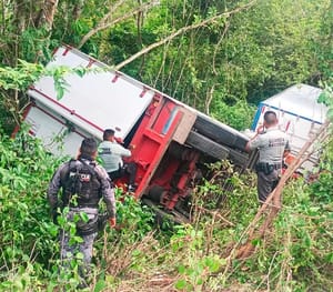 ¡MUERE TRAILERO PRENSADO!
