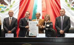 ¡CÁMARA DE DIPUTADOS RECONOCE A ABOGADOS!