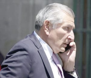 ¡ADÁN AUGUSTO CONTRAATACA Y DICE QUE EL JEFE DE LA BARREDORA FUE PROMOVIDO POR EL HERMANO DE AMLO! - TENSIÓN EN LA 4T