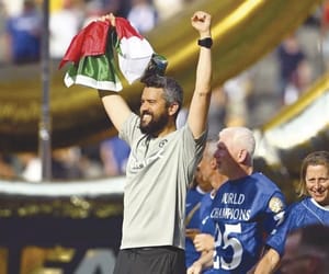 ¡MEXICANO BERNARDO CUEVA SE CORONÓ CON LOS BLUES INGLESES!