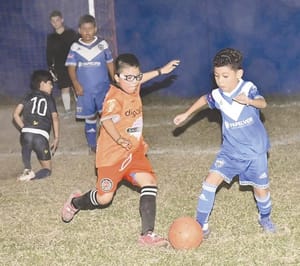 ¡SE JUEGAN SEMIFINALES EN LA BICENTENARIO!