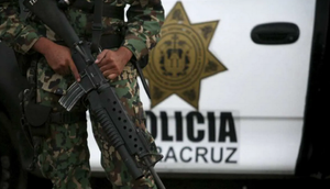 ¡PISTOLEROS ROBAN AUTO CON VIOLENCIA FRENTE AL HOSPITAL COVADONGA!