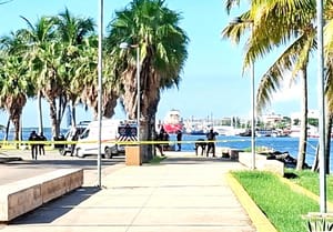 ¡BALEAN AL ‘HENRRY’ EN LAS ESCOLLERAS!