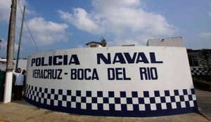 ¡MALANDROS LO ASALTAN AL SALIR DE RESTAURANTE!