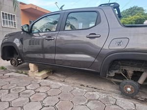 ¡OLA DE ROBOS DE LLANTAS EN RÍO MEDIO 4 Y GEO VILLAS!