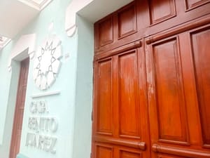 ¡SE “CAE” LA CASA DE JUÁREZ!