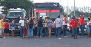 ¡LES SUBEN EL PASAJE Y SE ENOJAN!