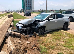 ¡CHOCARON CONTRA BANCA DEL MALECÓN!