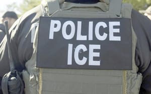 ¡MIGRACIÓN DETIENE A DOS CONTRATISTAS MEXICANOS MIENTRAS COMBATÍAN UN INCENDIO EN WASHINGTON!