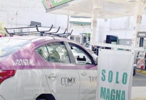 ¡ESCASEAN GASOLINAS… Y CUBA GOZA A PEMEX!