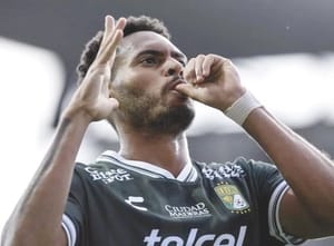 ¡GOLEA LEÓN A GALLOS Y SIGUE EN ZONA DE PLAY-IN!