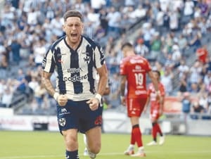 DESPERTÓ OCAMPOS CON DOBLETE...  ¡Y RAYADOS A LO ALTO!