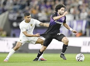 ¡CÉSAR HUERTA Y ORBELÍN PINEDA IGUALAN EN CHOQUE DE MEXICANOS!