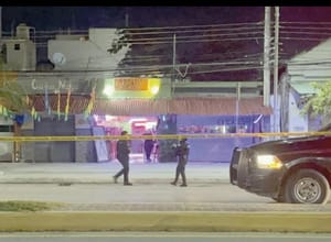 ¡ASESINAN A TRES PERSONAS EN LA ZONA TURÍSTICA DE TULUM!