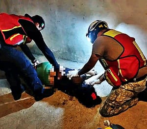 ¡SALVAN A DAMA AHOGABA POR EL ALCOHOL!