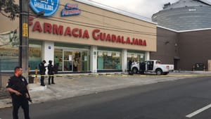 ¡ATRACAN FARMACIA GUADALAJARA EN COLINAS DE SAN JORGE!