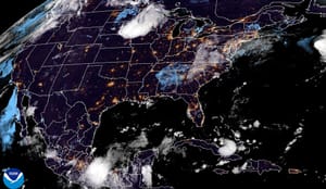 ¡ENTRE UN CANALITO Y UNA ONDA, NOS TRAEN LLUVIAS, RAYOS Y TRUENOS! - *SIGUEN ACTIVOS AMBOS OCÉANOS