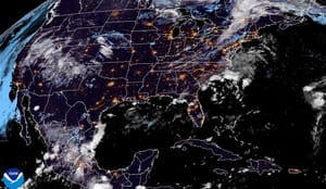 ¡APARECE FERNANDO EN EL ATLÁNTICO! - *DISTURBIO TROPICAL SE DIRIGE A LAS ANTILLAS MENORES