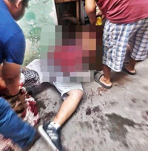 ¡HOMBRE APUÑALADO EN RIÑA SANGRIENTA EN EL MERCADO!