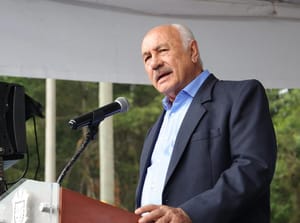 ¡PAPO DEFIENDE LA UV! - *Que no se está cayendo