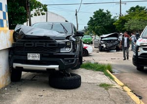 ¡‘TRANCAZO’ DE CAMIONETAS EN COATZA!
