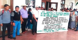 ¡AGENTES MUNICIPALES VS ALCALDESA DE SANTIAGO TUXTLA!