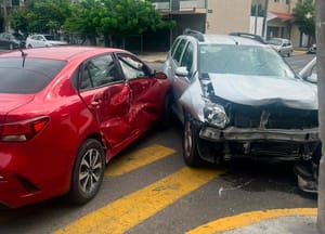 ¡CHOQUECITO EN PINO SUÁREZ Y LA CALLE MARIO MOLINA!